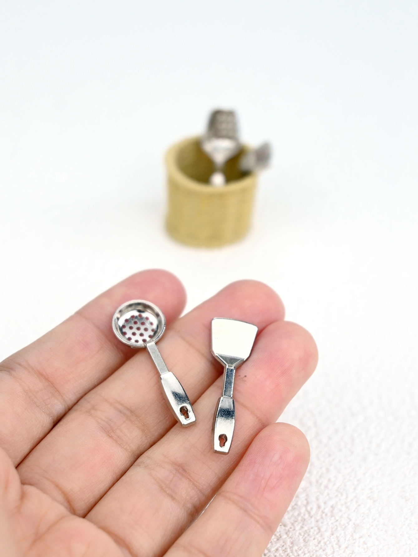 A Set of Four Miniature Kitche - Home Bar And Kitchen recension och pris