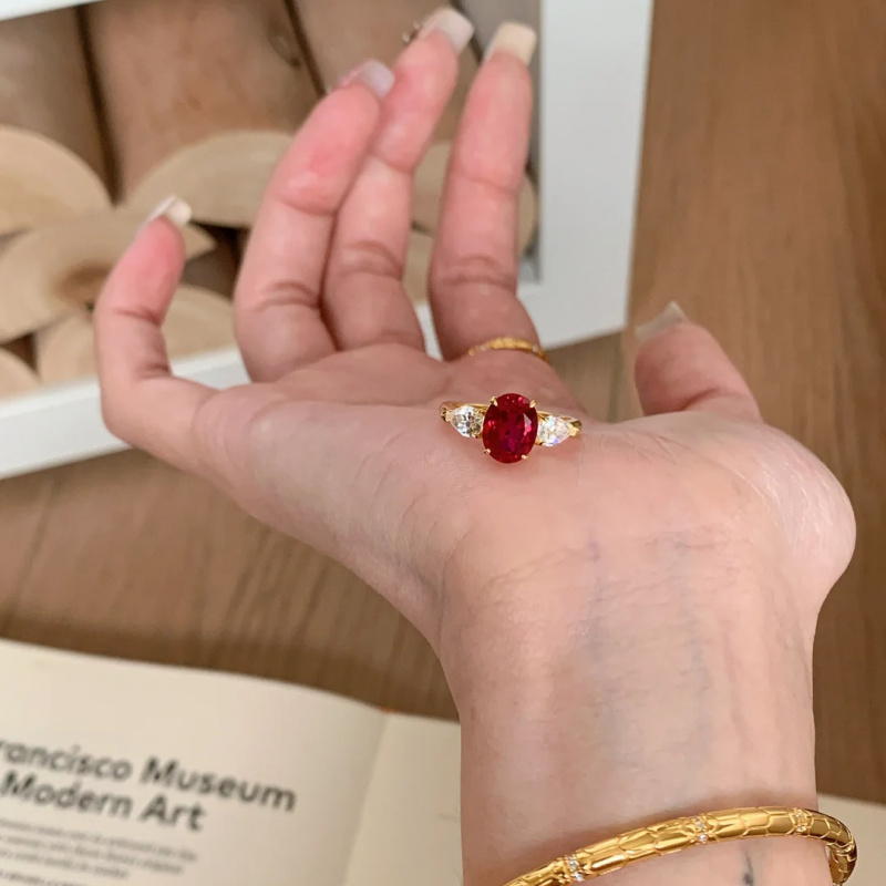 Natural 2-Carat Ruby Ring 18K  - Bar Cart Gold recension och pris