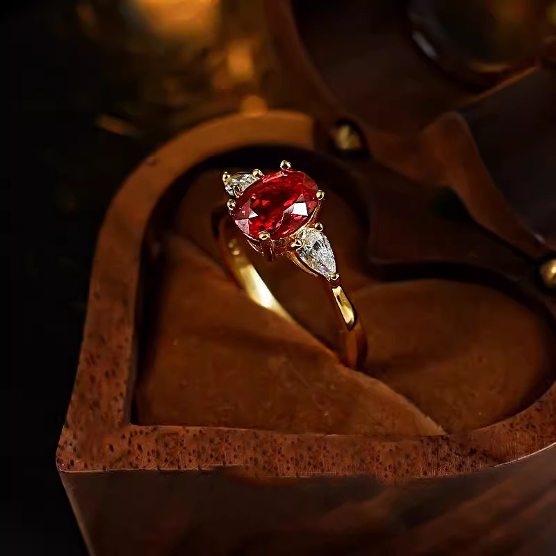 Natural 2-Carat Ruby Ring 18K  - Bar Cart Gold recension och pris